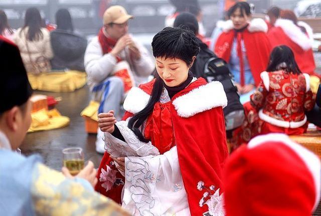 展千年禅茶真味 峨眉山“拨云雷洞，雪中禅茶”盛典举行