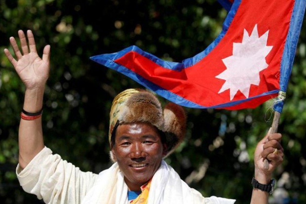 尼泊尔登山协会：26次登顶珠峰，他再次打破了自己的世界纪录