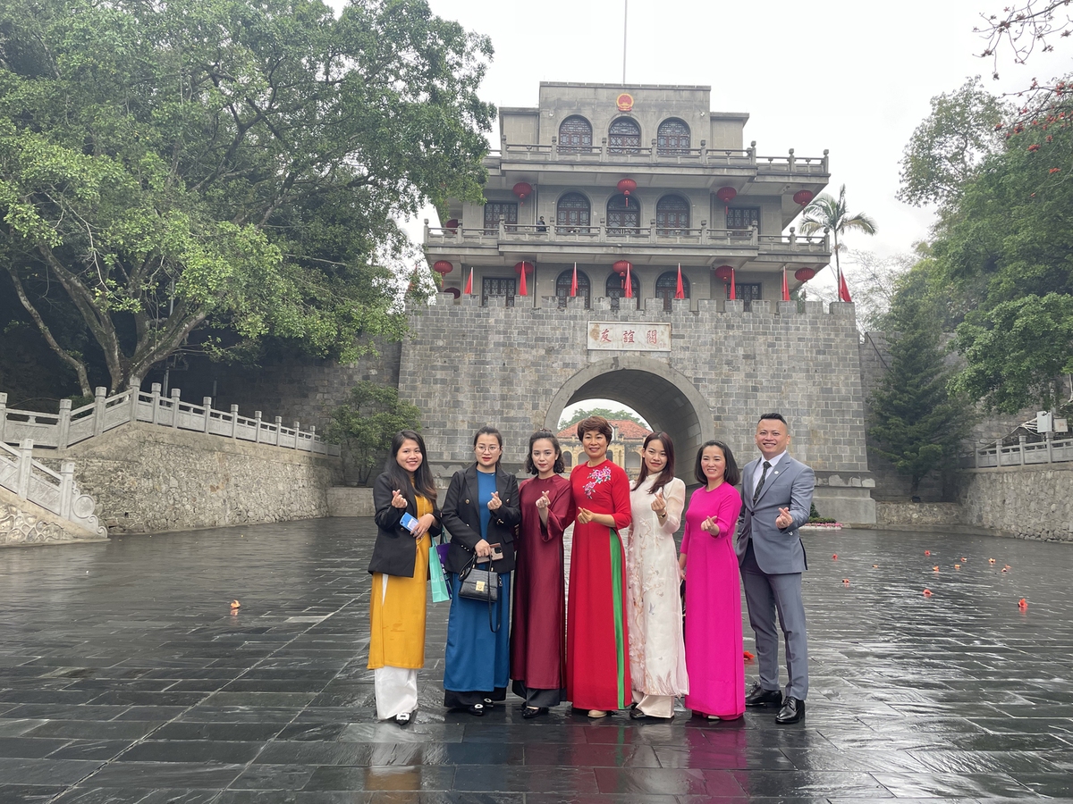 Vietnam welcomes 1st Chinese tour groups in three years