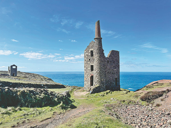 Tourism returns to UK town after lockdown lifted