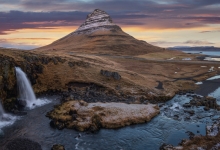 冰岛一冰洞突发坍塌 致一国际旅行团1死2失踪