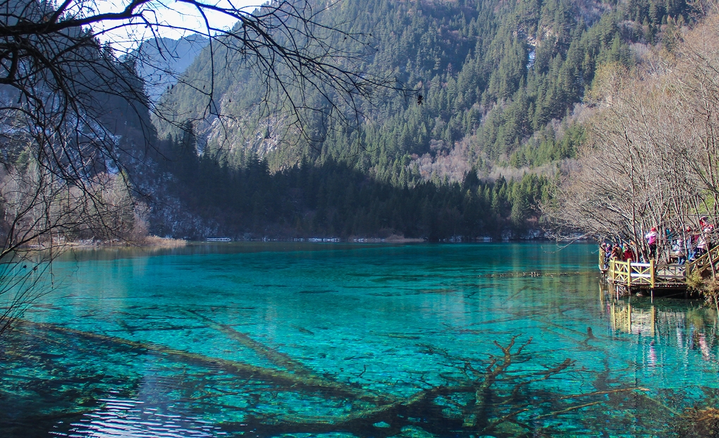 历时9年 四川九寨沟至绵阳高速公路主线贯通