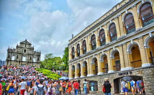 旅游热度不减 自驾露营成文旅消费新风尚