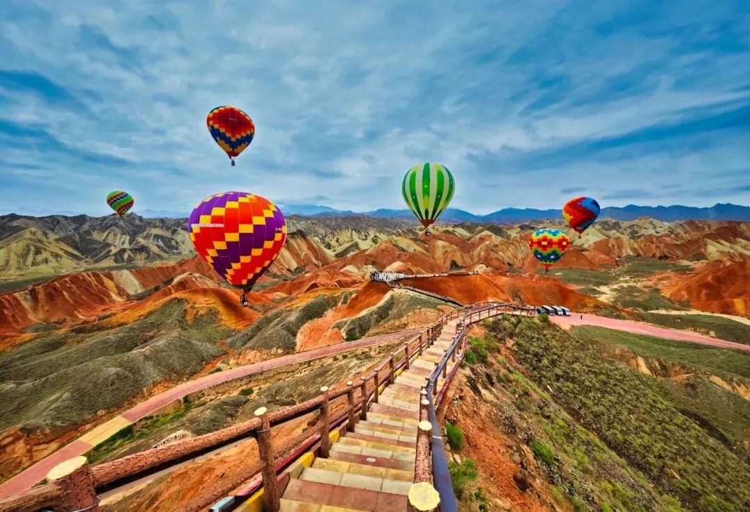 Global International Tourist Arrivals Increase by 5% Year-on-Year in First Half of 2025