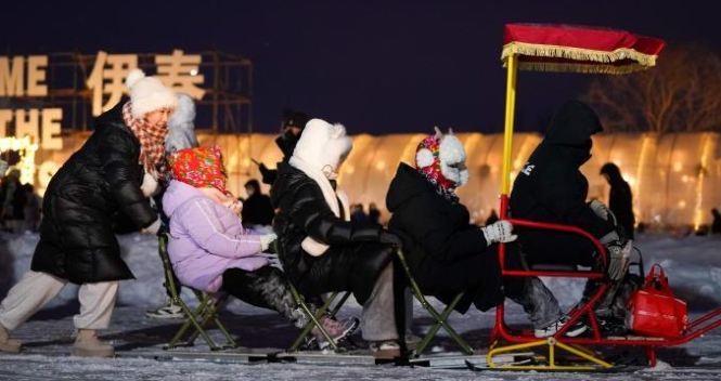 伊春市首届冰雪森林穿越超级联赛开赛 “体旅融合”打造冬季新体验