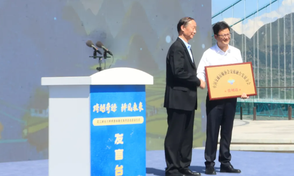 贵旅集团获中国交通运输协会交旅融合发展分会贵州站授牌，打造“交旅融合”新标杆