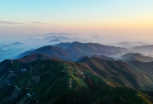 新疆进入旅游高峰期 机场单日旅客吞吐量破18万人次