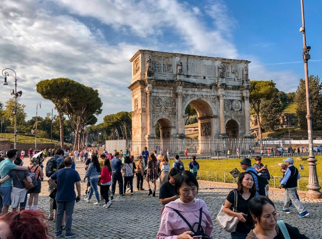 中国出境游逐步恢复 家庭、自驾、成熟游客商机大