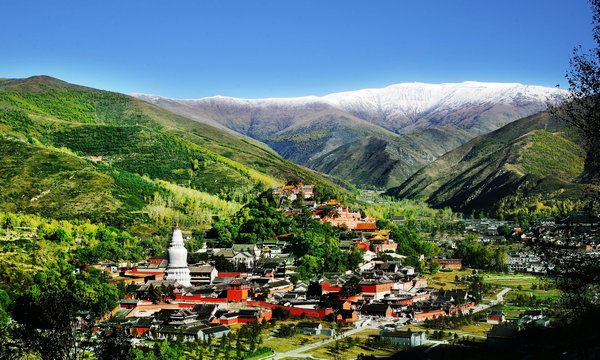 China schedules over 150 special tourist trains to Xinjiang