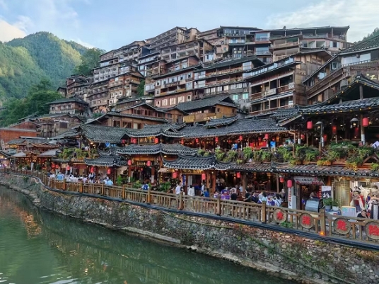 寒潮来袭，同程旅行新增超百条“取暖游”线路