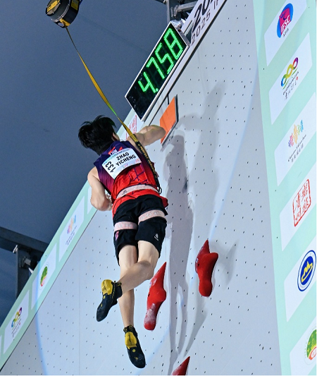 中国队赵一程在U17男子速度比赛中创造了4秒75的佳绩。主办方供图