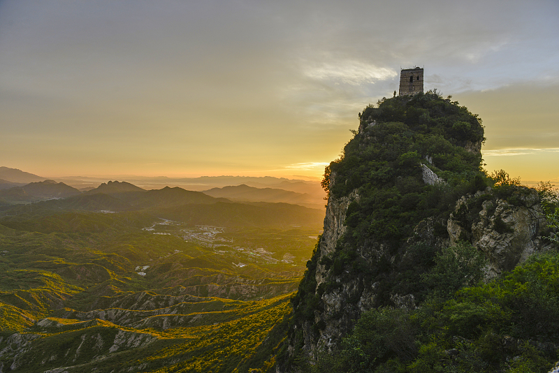 Stunning sunset view of the Great Wall
