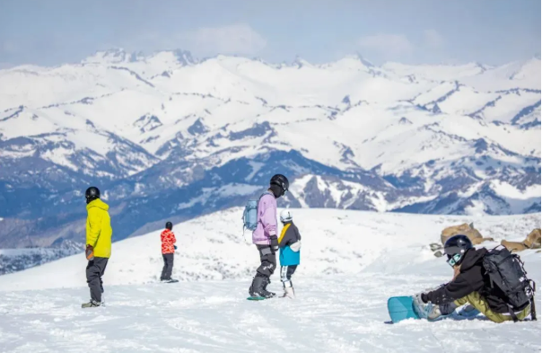 “雪假”不只是旅游假 因地制宜设假期或是趋势