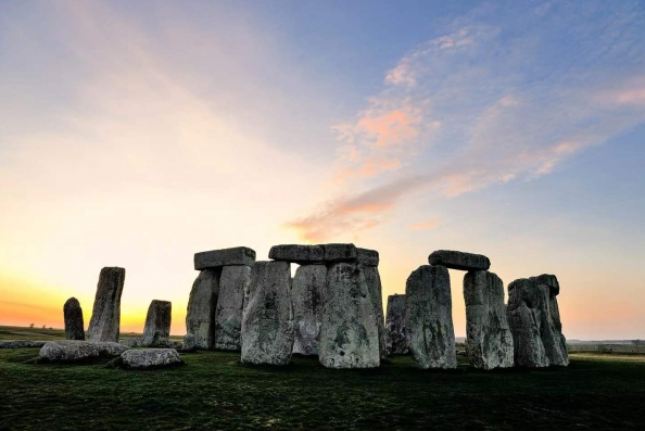 行业周报：中国赴韩团队游重启引韩旅游业新期待；暑期“躺平游”相关搜索比去年同期上涨50%...