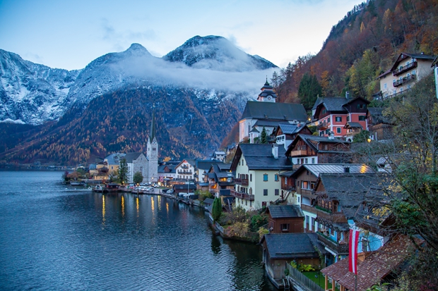 The Huashan Sante Cableway successfully completed the task of receiving tourists for both festivals