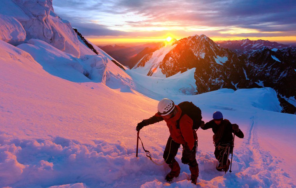 攀登珠峰，可以试试位于尼泊尔的南坡