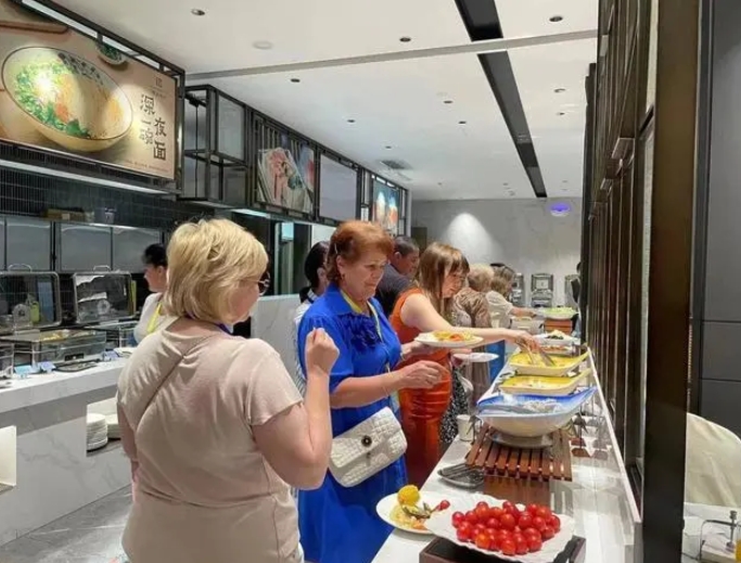 助力入境游，同程旅行联合艺龙酒店科技启动四海“艺”家计划