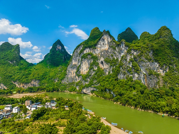 Azerbaijan sees 49 pct increase in Chinese tourist arrivals