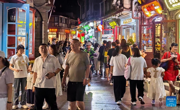 Night economy thrives in Beijing