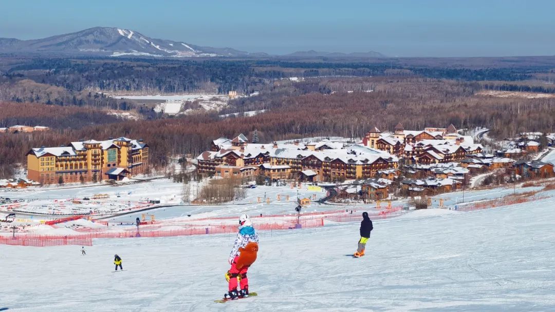 穷游网：三亚、长白山、丽江搜索热度涨幅翻倍，冰雪旅游上涨显著