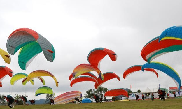 2025年广西滑翔伞公开赛收官 推动“体育+旅游”融合发展