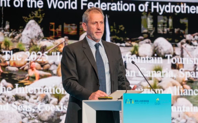 查尔斯·戴维森：温泉为脉，山地为魂，解码自然疗愈时代的旅游升级路径