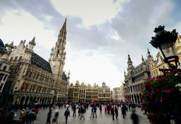 上半年全球旅游人数、收入增长 复苏与压力并存