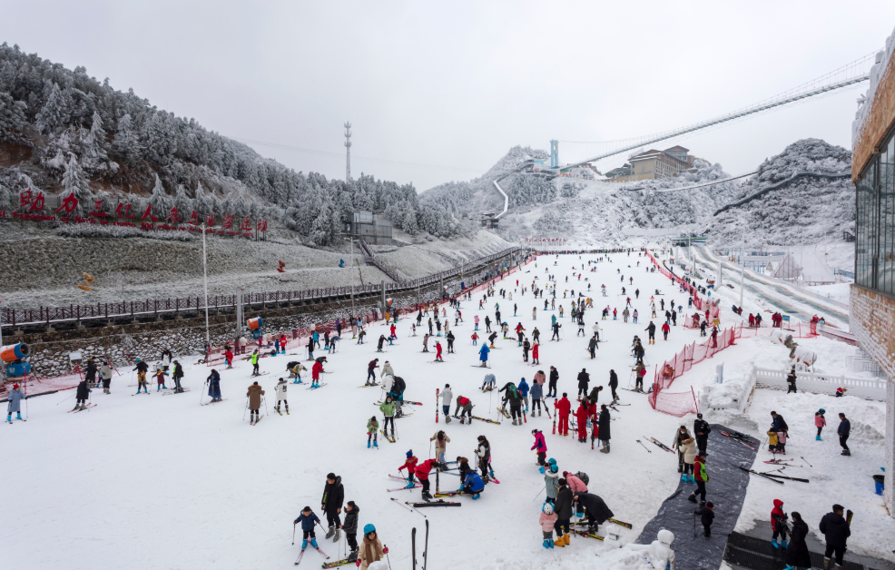 贵州六盘水：冰雪旅游“不北上”