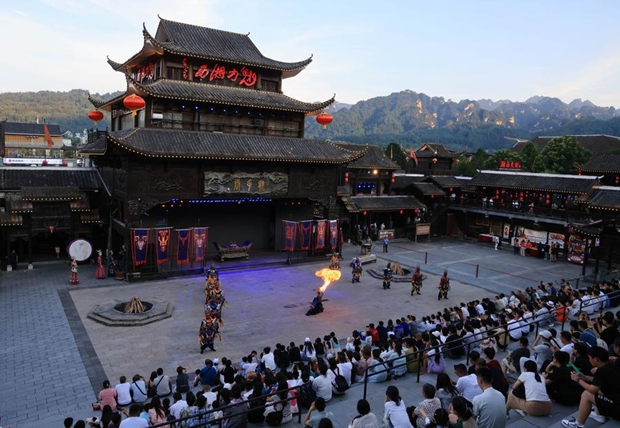 Scorching heat fuels China