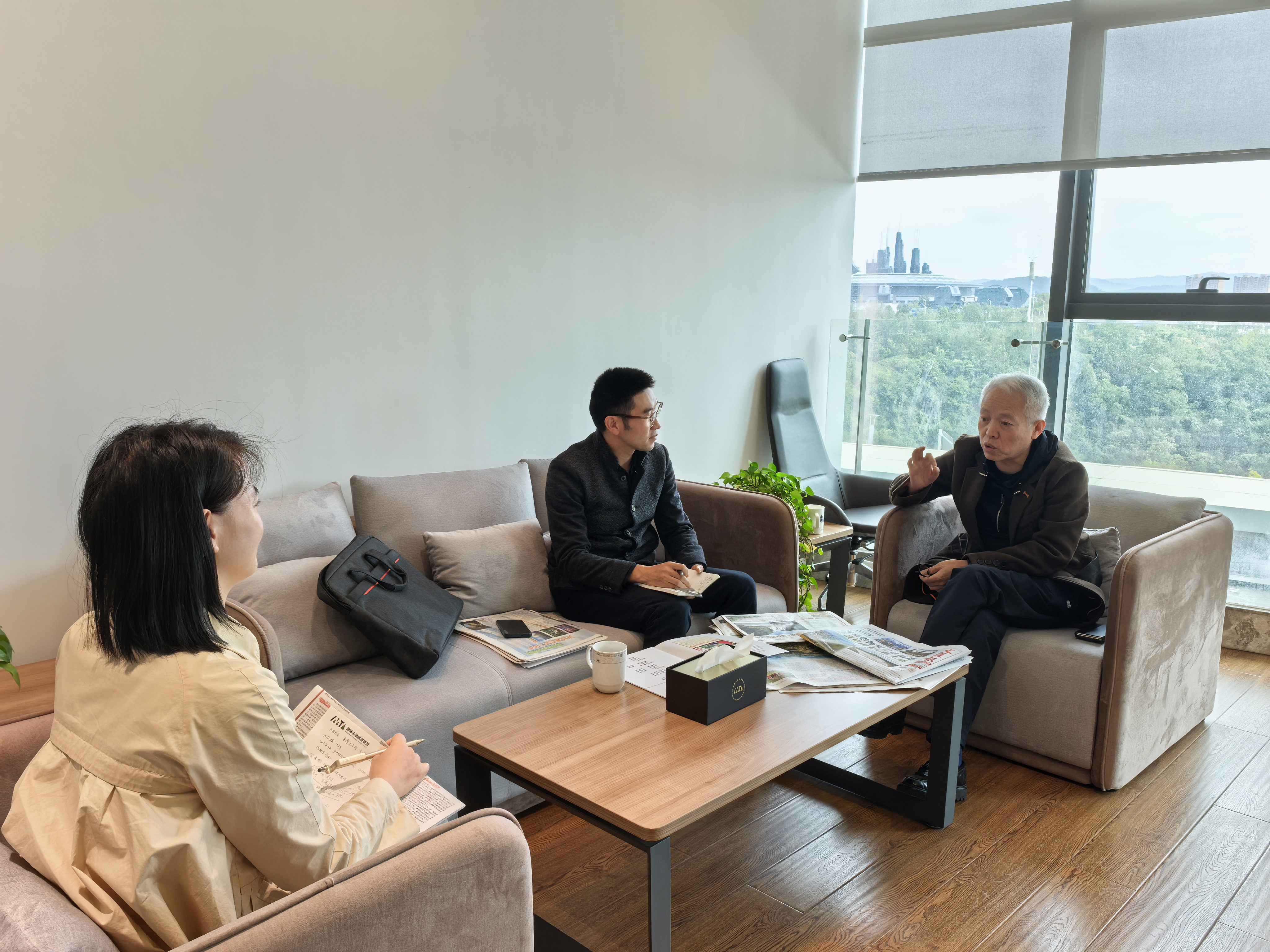 国际山地旅游联盟副主席刘照惠接受香港大公文汇传媒集团国际传播贵州中心负责人访谈