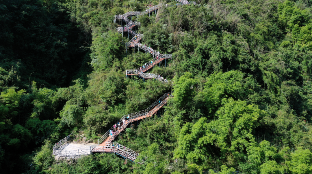 Guizhou Yanhe Wujiang Gorge Mountain Climbing Race Launches